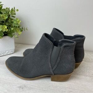 KENSIE Gerona Gray Suede Booties Size 8.5M